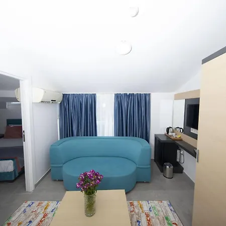 Hotel Attalos Smart Lara Star